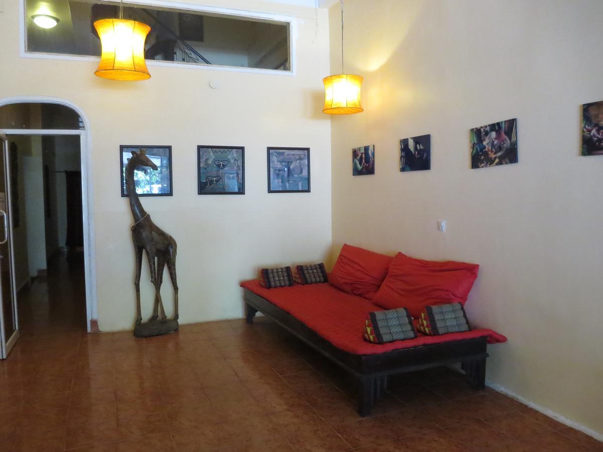 Goldie Guesthouse Phnom Penh Eksteriør billede